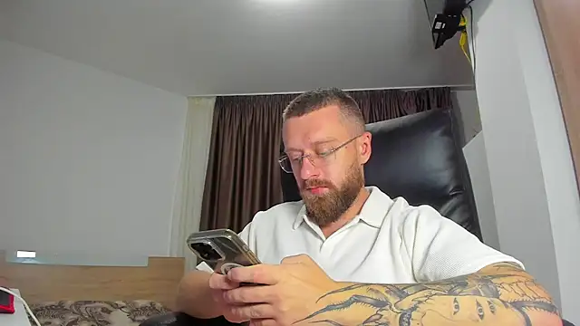 Czat XXX na żywo – Findom_guy
