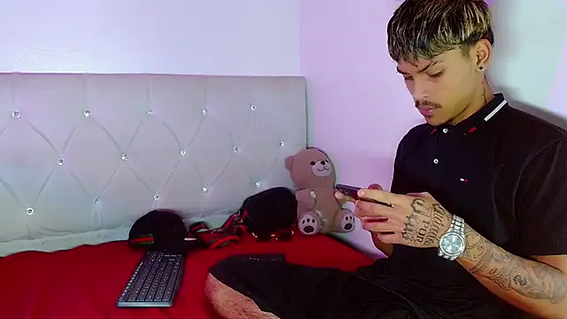 Chat +18 de Angel_foxc13 ao vivo