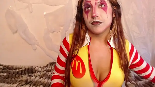 Heyitsyoss - clown oil boobs + tittyjob