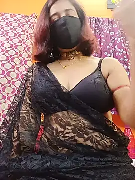 Hotpuja25 Adlı Modelin Canlı XXX Sohbeti