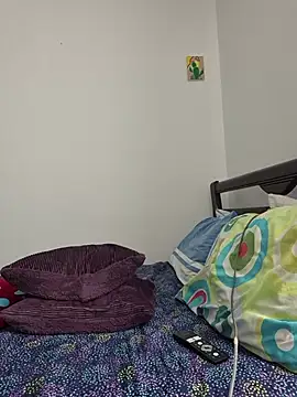 IrisBound - Squeeze tits