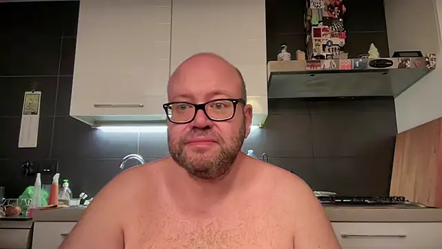 theitalianbear's Live XXX Chat