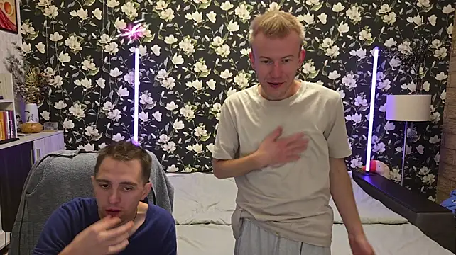 Vuitton Live XXX-chat