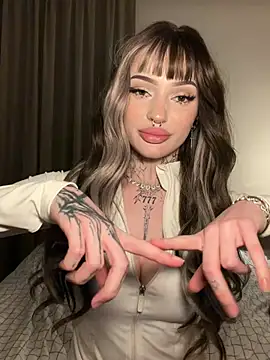 Madelinexx - ⭐️Put Creme on boobs + last tip= 1 📹🎁