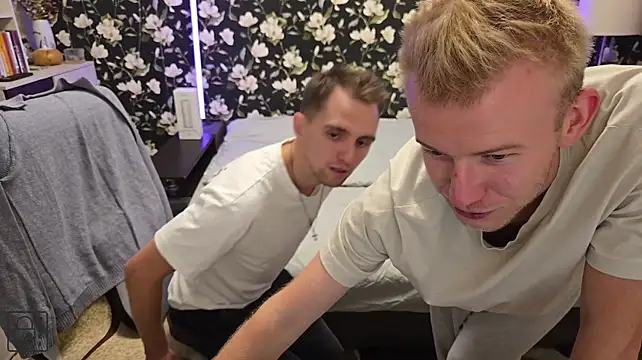 Vuitton Live XXX-chat
