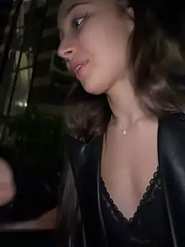 ICrazyOneIRL Chat XXX live