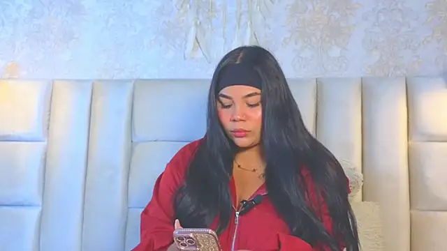 EmilyQueen3x - Foot tease start 👣💦