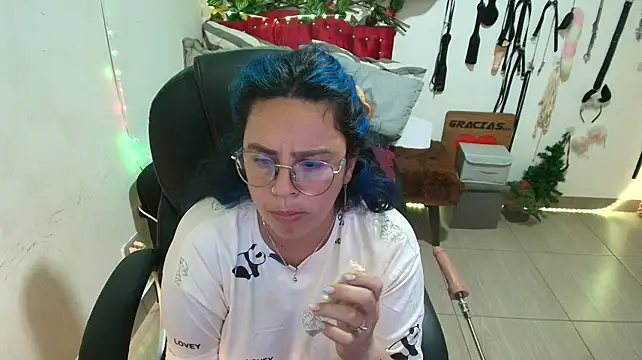 Chatroom XXX en direct de elektra_32