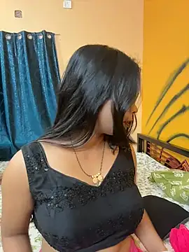 دردشة RedQQueen الجنسية المباشرة