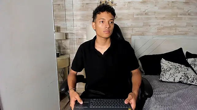 Chat XXX en directo de Jake_Noir