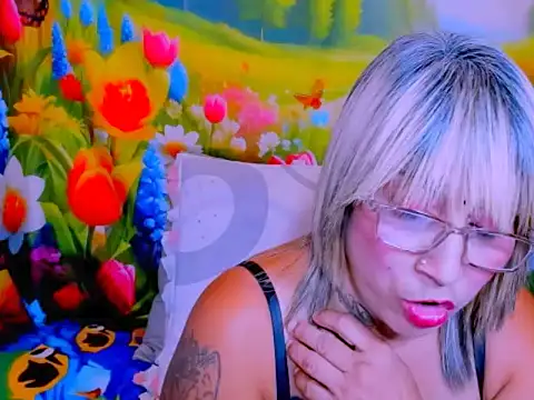 Chat +18 de indianroxy ao vivo