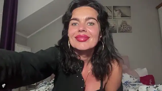 XXX chat uživo modela JennyFantasy