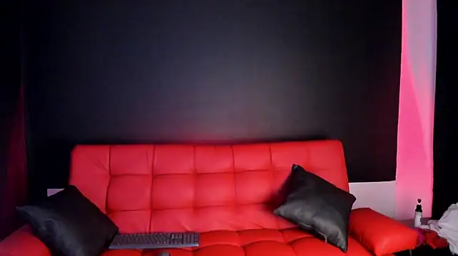 Alessialouren - oil on ass + 4 hard spankings