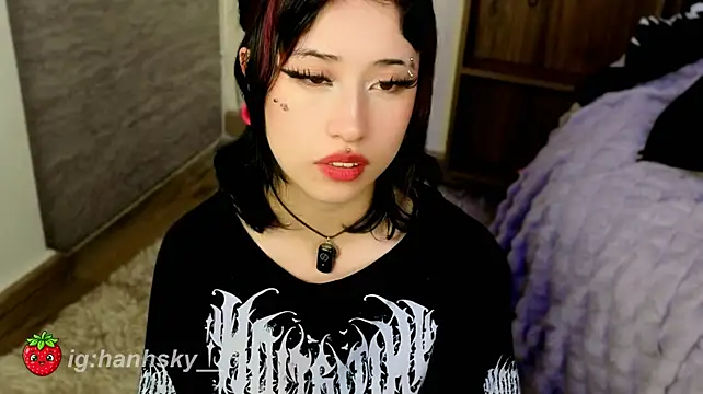 Chatroom XXX en direct de HannahSky_