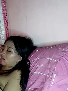 Rayya_4yy Adlı Modelin Canlı XXX Sohbeti
