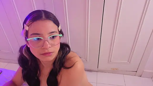 Vyolet_Fire Chat XXX in diretta