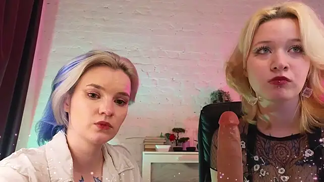 Bluedew - show ass & tease hehe