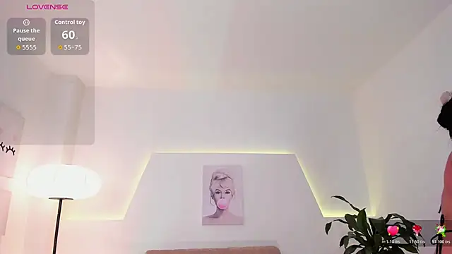 Barbie_es - 😈 Bounces buttocks in front of the cam