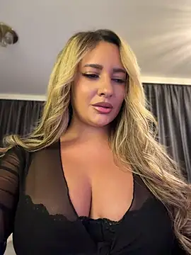 YaaraCollins Webcam show