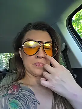 NicolePearl - Buzz Me on My Nature Walk