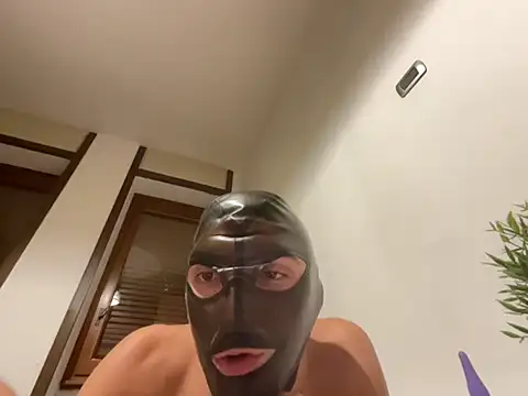 pitus07 Adlı Modelin Canlı XXX Sohbeti