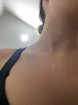 Kloe__t18 - FUCK MY PUSSY AT BATHROOM GYM