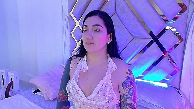 Chat +18 de KathiaJenner ao vivo