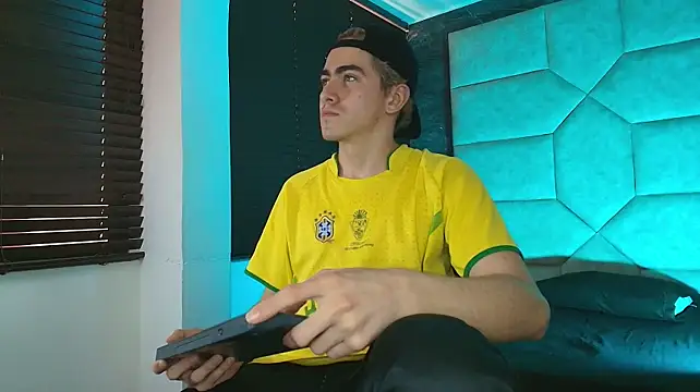 Онлайн чат XXX Tyler_Mcrey