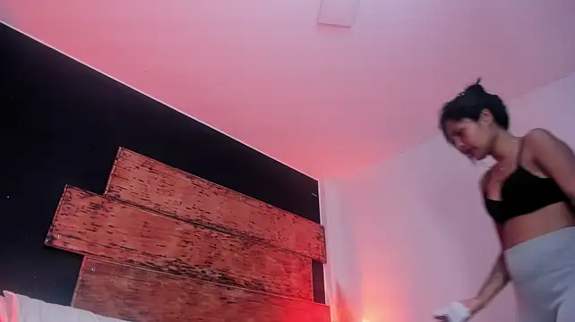 Fernanda_liie_ Adlı Modelin Canlı XXX Sohbeti