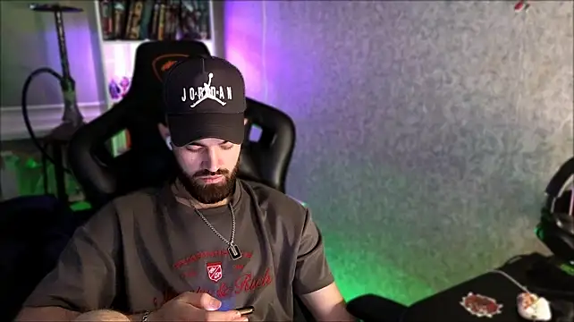 Chatroom XXX en direct de _Serious_Man