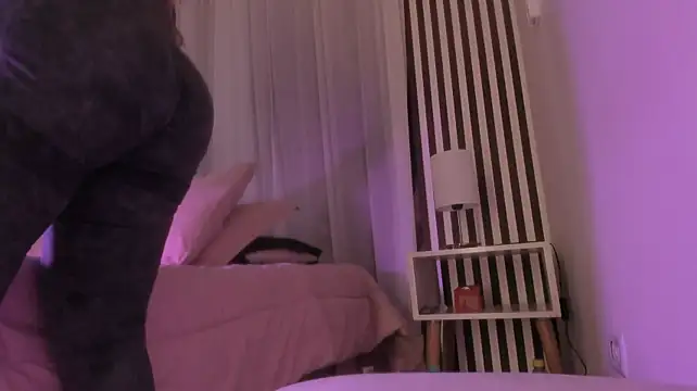 Samaantha-White - 🍑Doggy + Spanks! x 10🍑