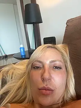 Juuhschmitt's Live XXX Chat