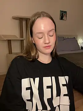 QueenOfkisses - tease with pussy lips