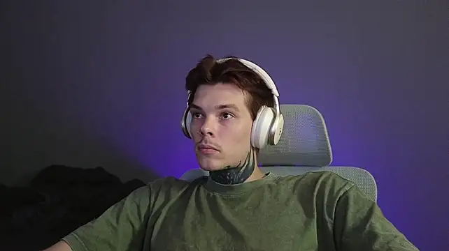 DENIS_HERE élő XXX-chatje