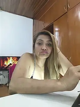 Lara_Milf__ live XXX chat