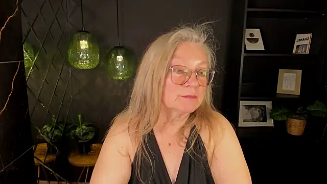 Chat +18 de NataliMellow ao vivo