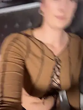 Chat +18 de EllaMae ao vivo