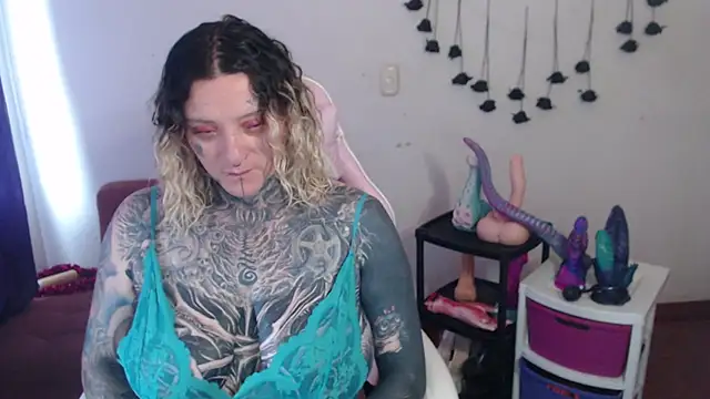 SLOPPYTITSS Adlı Modelin Canlı XXX Sohbeti