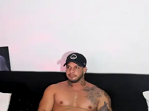 MarckMathews Live XXX-chat