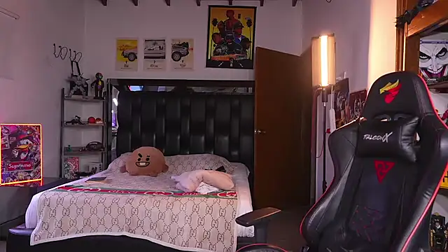 logan_hugh8のライブXXXチャット