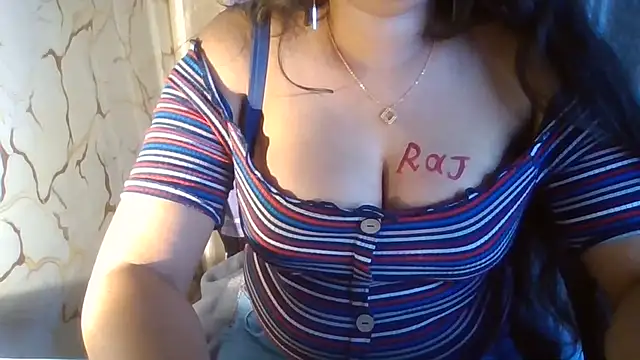 Chatroom XXX en direct de Yashika_Love_