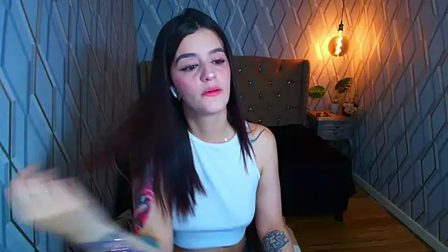 LiaHarryis XXX чат на живо