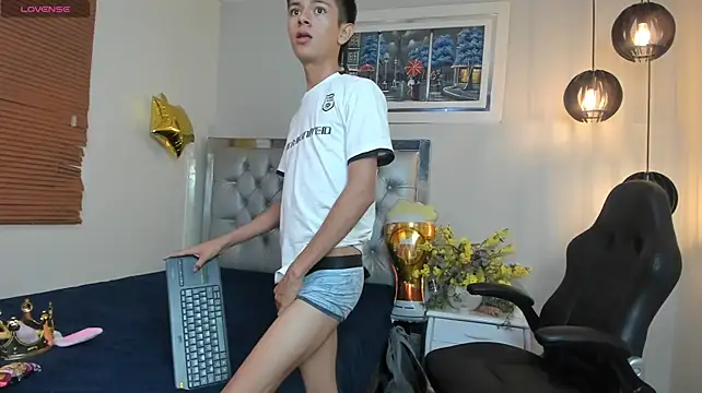 צ'אט XXX בשידור חי של fem_danny7
