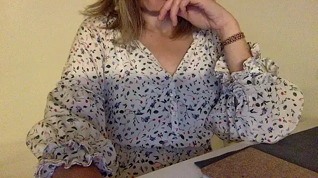 Zirelliny's Live XXX Chat