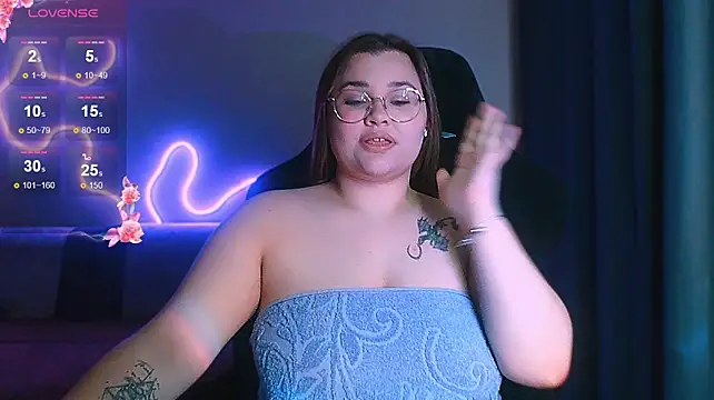 InLoveWithLife26 - Towel Show