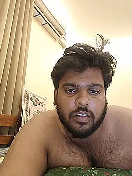 הופעת וובקאם של Cutehornyyboiy