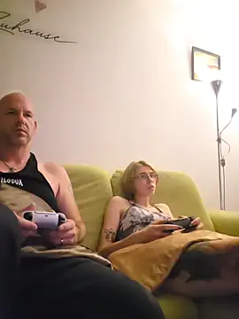 Badbitch_German_Badass - Handjob und Fingern 5 Minuten