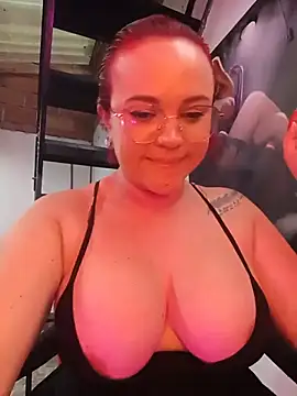Samantha_41 - Show breasts