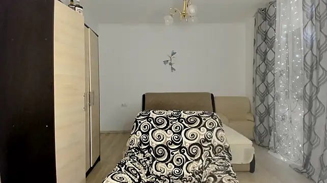 PlayfulDaisy - Oil ass and twerk