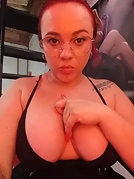Samantha_41 - Show breasts